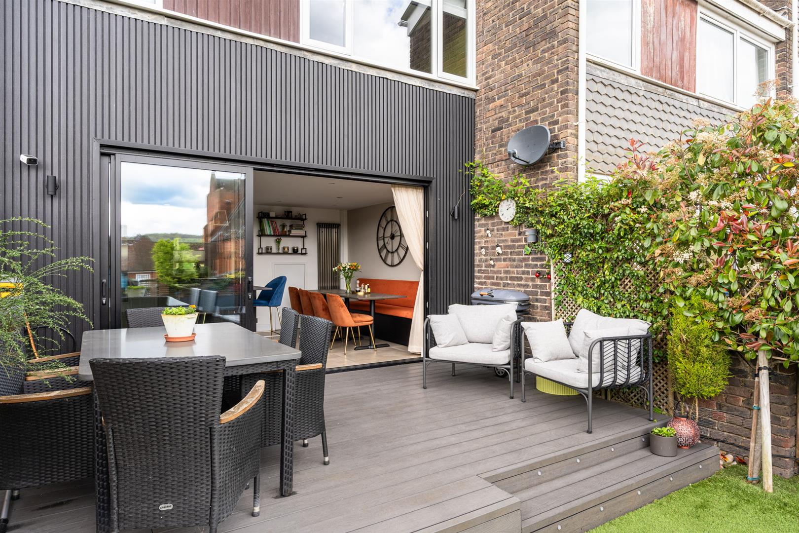 3 bed property in Damer Gardens, Henley-On-Thames